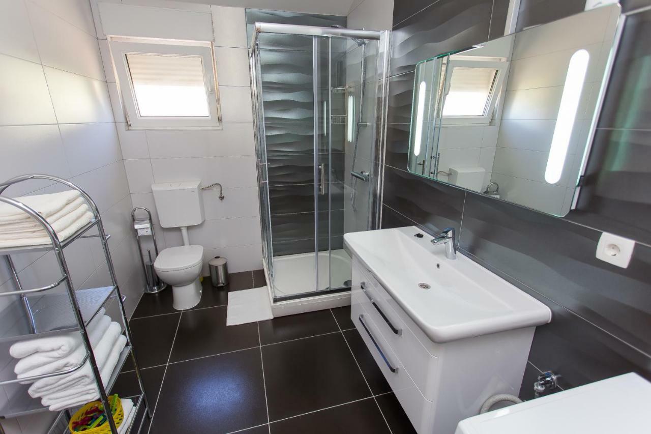 Apartment Marija 2 Near Split Kastela Bagian luar foto